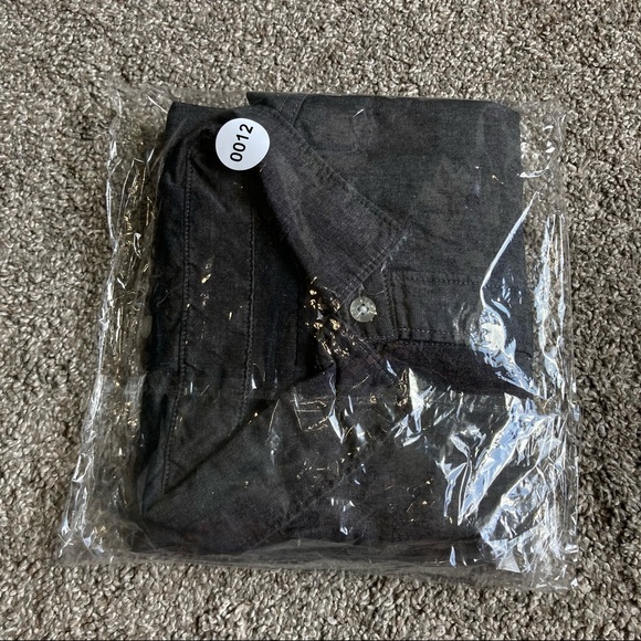 TKDK button down shirt size medium gray short sleeve collared solid pattern - Picture 11 of 11